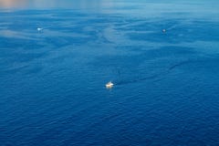 Прогулочные катера на виде на море от верхней части, концепции развлечений стоковое фото rf Прогулочные катера на виде на море от верхней части, концепции развлечений стоковое фото rf