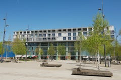 Промышленное и городское здание в современном районе 5 городка в Цюрихе, Швейцарии Стоковая Фотография Промышленное и городское здание в современном районе 5 городка в Цюрихе, Швейцарии Стоковая Фотография