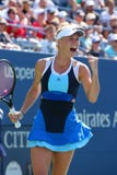 Профессиональный теннисист Каролина Wozniacki во время первой спички круга на США раскрывает 2013 на короле Национальн Теннисе Цен стоковая фотография rf Профессиональный теннисист Каролина Wozniacki во время первой спички круга на США раскрывает 2013 на короле Национальн Теннисе Цен стоковая фотография rf