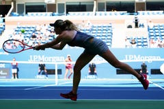 Профессиональный теннисист Elina Svitolina Украины в действии во время ее США раскрывает вторую спичку круга 2017 Стоковые Фотографии RF Профессиональный теннисист Elina Svitolina Украины в действии во время ее США раскрывает вторую спичку круга 2017 Стоковые Фотографии RF