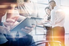 Процесс работы команды дела Экипаж фото двойной экспозиции профессиональный работая с новым startup проектом Управляющие инвестиц стоковое изображение rf Процесс работы команды дела Экипаж фото двойной экспозиции профессиональный работая с новым startup проектом Управляющие инвестиц стоковое изображение rf