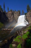 радуга памятника падений дьяволов национальная postpile стоковые фотографии rf радуга памятника падений дьяволов национальная postpile стоковые фотографии rf