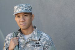 Разрывы людей Морской u S Армия в скорбе Сильное желание солдата Влюбленность страны Тоскливость для жертв стоковые изображения rf Разрывы людей Морской u S Армия в скорбе Сильное желание солдата Влюбленность страны Тоскливость для жертв стоковые изображения rf