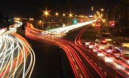 расплывчатый автомобиль освещает движение дороги ночи стоковое фото rf расплывчатый автомобиль освещает движение дороги ночи стоковое фото rf