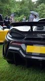 Редкий LT McLaren 600 сидя рядом с 650S стоковая фотография rf Редкий LT McLaren 600 сидя рядом с 650S стоковая фотография rf