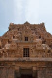 Резное изображение на Gopura, Keralantakan Tiruvasal, втором gopura входа, виске Brihadisvara, Tanjore Взгляд от запада стоковое изображение Резное изображение на Gopura, Keralantakan Tiruvasal, втором gopura входа, виске Brihadisvara, Tanjore Взгляд от запада стоковое изображение