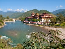 река punakha mo dzong chhu Бутана стоковые изображения rf река punakha mo dzong chhu Бутана стоковые изображения rf