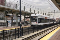 Рельс света выходя Hoboken в утро стоковая фотография Рельс света выходя Hoboken в утро стоковая фотография