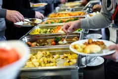 Ресторанное обслуживаниа обедающего шведского стола кухни кулинарное обедая торжество еды стоковые изображения Ресторанное обслуживаниа обедающего шведского стола кухни кулинарное обедая торжество еды стоковые изображения