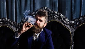 Роскошный образ жизни, богачи, сила, стиль, мода, концепция богатства стоковые фотографии rf Роскошный образ жизни, богачи, сила, стиль, мода, концепция богатства стоковые фотографии rf