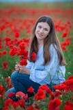 Свободная счастливая женщина наслаждаясь природой девушка красотки напольная черная изолированная свобода принципиальной схемы Де стоковая фотография Свободная счастливая женщина наслаждаясь природой девушка красотки напольная черная изолированная свобода принципиальной схемы Де стоковая фотография