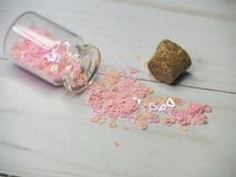 Сердца в бутылке-вне стоковая фотография rf Сердца в бутылке-вне стоковая фотография rf