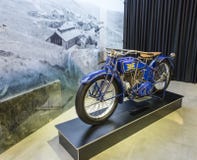 Серия эксцельсиора 20 987cc большое двойное 1920 на выставке в музее в Аммане, столице автомобиля King Abdullah Ii Джордан стоковые фотографии rf Серия эксцельсиора 20 987cc большое двойное 1920 на выставке в музее в Аммане, столице автомобиля King Abdullah Ii Джордан стоковые фотографии rf