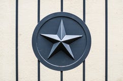 Серые войска армии звезды металла на металле ограждают строб стоковые изображения Серые войска армии звезды металла на металле ограждают строб стоковые изображения