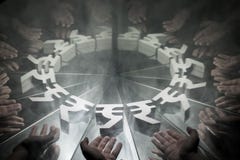 Символ валюты индийской рупии на зеркале и предусматриванный в дыме стоковое фото Символ валюты индийской рупии на зеркале и предусматриванный в дыме стоковое фото