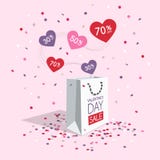 Символ продажи дня ` s валентинки с хозяйственной сумкой, сердцами летая и confetti Стоковые Фотографии RF Символ продажи дня ` s валентинки с хозяйственной сумкой, сердцами летая и confetti Стоковые Фотографии RF