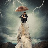 Сиротливый и отчаянный бизнесмен стоковые фотографии rf Сиротливый и отчаянный бизнесмен стоковые фотографии rf
