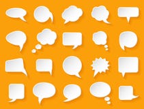 Сияющая белая бумага клокочет для речи на оранжевой предпосылке иллюстрация штока Сияющая белая бумага клокочет для речи на оранжевой предпосылке иллюстрация штока
