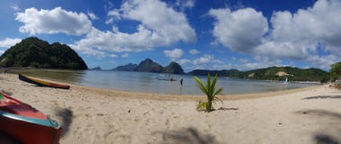 Славные горы и чистый свежий воздух im El Nido Palawan пляжа и стоковые фото Славные горы и чистый свежий воздух im El Nido Palawan пляжа и стоковые фото