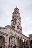 Собор и колокольня St Domnius на городке ` s разделения старом, РАЗДЕЛЕНИИ, ХОРВАТИИ стоковое фото rf Собор и колокольня St Domnius на городке ` s разделения старом, РАЗДЕЛЕНИИ, ХОРВАТИИ стоковое фото rf