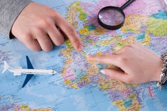 Соедините отключение планирования к Тунису, пункту на карте стоковые изображения rf Соедините отключение планирования к Тунису, пункту на карте стоковые изображения rf