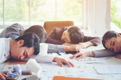 Сон дела группы после встреч работает попробованный дальше творению a стоковая фотография Сон дела группы после встреч работает попробованный дальше творению a стоковая фотография