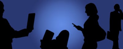 Социальные средства массовой информации, люди фотографируя с телефоном в руке иллюстрация штока Социальные средства массовой информации, люди фотографируя с телефоном в руке иллюстрация штока