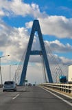 Стальной мост на шоссе которое выглядит как прописное a стоковые изображения Стальной мост на шоссе которое выглядит как прописное a стоковые изображения