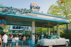 Станция фуникулеров на тематическом парке Everland в Йонъине, Южной Корее стоковое изображение rf Станция фуникулеров на тематическом парке Everland в Йонъине, Южной Корее стоковое изображение rf