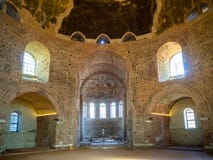 Старая ротонда на квадрате St. George от внутренности в Thessaloniki, Греции стоковое фото rf Старая ротонда на квадрате St. George от внутренности в Thessaloniki, Греции стоковое фото rf
