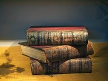 Старая штабелированная энциклопедия Britannica книг стоковые фото Старая штабелированная энциклопедия Britannica книг стоковые фото