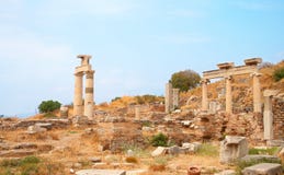 стародедовские руины ephesus колонок города стоковые фотографии rf стародедовские руины ephesus колонок города стоковые фотографии rf