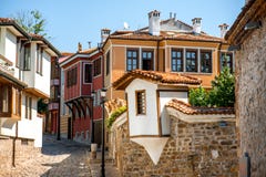 Старый взгляд улицы города в Пловдиве стоковое фото Старый взгляд улицы города в Пловдиве стоковое фото