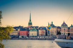 Старый квартал Gamla Stan с традиционными зданиями, Стокгольм, Sw стоковое фото Старый квартал Gamla Stan с традиционными зданиями, Стокгольм, Sw стоковое фото