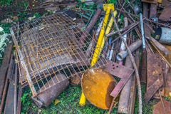 Старый металлолом на утил-куче Стоковые Изображения Старый металлолом на утил-куче Стоковые Изображения