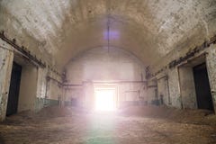 Старый покинутый ржавый покинутый советский бункер Покинутый специальный склад боеголовок для ядерных ракет стоковое фото Старый покинутый ржавый покинутый советский бункер Покинутый специальный склад боеголовок для ядерных ракет стоковое фото