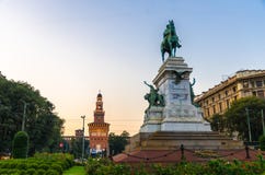 Статуя Джузеппе Гарибальди памятника, Милан, Ломбардия, Италия стоковое изображение rf Статуя Джузеппе Гарибальди памятника, Милан, Ломбардия, Италия стоковое изображение rf