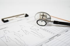 Стетоскоп на медицинской форме были рукой принципиальной схемы имеет пилюльку помощи медицинского соревнования последнюю стоковые изображения Стетоскоп на медицинской форме были рукой принципиальной схемы имеет пилюльку помощи медицинского соревнования последнюю стоковые изображения
