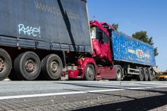 Столкновение 2 тележек в Латвии, на дороге A8, произошло стоковое изображение Столкновение 2 тележек в Латвии, на дороге A8, произошло стоковое изображение