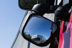 Столкновение 2 тележек в Латвии, на дороге A8, произошло стоковая фотография Столкновение 2 тележек в Латвии, на дороге A8, произошло стоковая фотография