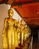 Строка Будды на Wat Pho стоковое фото rf Строка Будды на Wat Pho стоковое фото rf