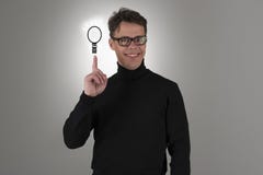 Счастливый гордый человек показывая его идею электроэнцелфалограммы стоковое изображение Счастливый гордый человек показывая его идею электроэнцелфалограммы стоковое изображение