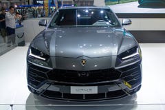 Таиланд - декабрь 2018: вид спереди автомобиля Urus Lamborghini роскошного представленного в экспо Nonthaburi Таиланде мотора стоковая фотография Таиланд - декабрь 2018: вид спереди автомобиля Urus Lamborghini роскошного представленного в экспо Nonthaburi Таиланде мотора стоковая фотография