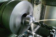 Токарный станок, cnc, подвергая механической обработке сфокусируйте мягко стоковое изображение Токарный станок, cnc, подвергая механической обработке сфокусируйте мягко стоковое изображение