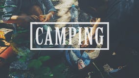 Трек перемещения путешествием Backpacker располагаясь лагерем пеший ослабляет концепцию плитаа Располагаться лагерем, надпись на стоковые фотографии rf Трек перемещения путешествием Backpacker располагаясь лагерем пеший ослабляет концепцию плитаа Располагаться лагерем, надпись на стоковые фотографии rf