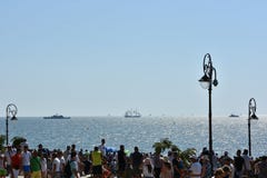 Туристы на событии 2018 Дня ВОЕННО-МОРСКОГО Флотаа на береге Чёрного моря, Constanta стоковые фото Туристы на событии 2018 Дня ВОЕННО-МОРСКОГО Флотаа на береге Чёрного моря, Constanta стоковые фото