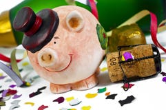 Удачливый талисман шарма с confetti, пробочкой, бутылкой шампанского счастливое Новый Год Новый Год кануна стоковое изображение Удачливый талисман шарма с confetti, пробочкой, бутылкой шампанского счастливое Новый Год Новый Год кануна стоковое изображение