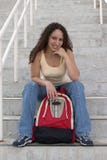 укладывайте рюкзак детеныши студента лестниц latina сь стоковые фотографии rf укладывайте рюкзак детеныши студента лестниц latina сь стоковые фотографии rf