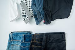 укомплектуйте личным составом вскользь обмундирования аксессуары моды изолировали белизну, (рубашка, je стоковое изображение rf укомплектуйте личным составом вскользь обмундирования аксессуары моды изолировали белизну, (рубашка, je стоковое изображение rf