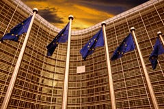 Флаги EC перед зданием европейской комиссии в Брюсселе Стоковое фото RF Флаги EC перед зданием европейской комиссии в Брюсселе Стоковое фото RF